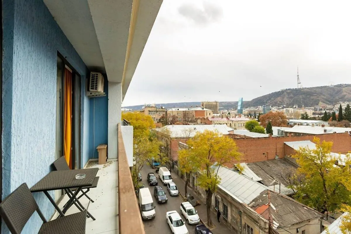 Apartment Luminous Studio With Balcony In Tbilisi - By Wehost Georgien